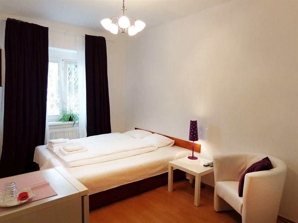 Pension Nika Praha Bagian luar foto