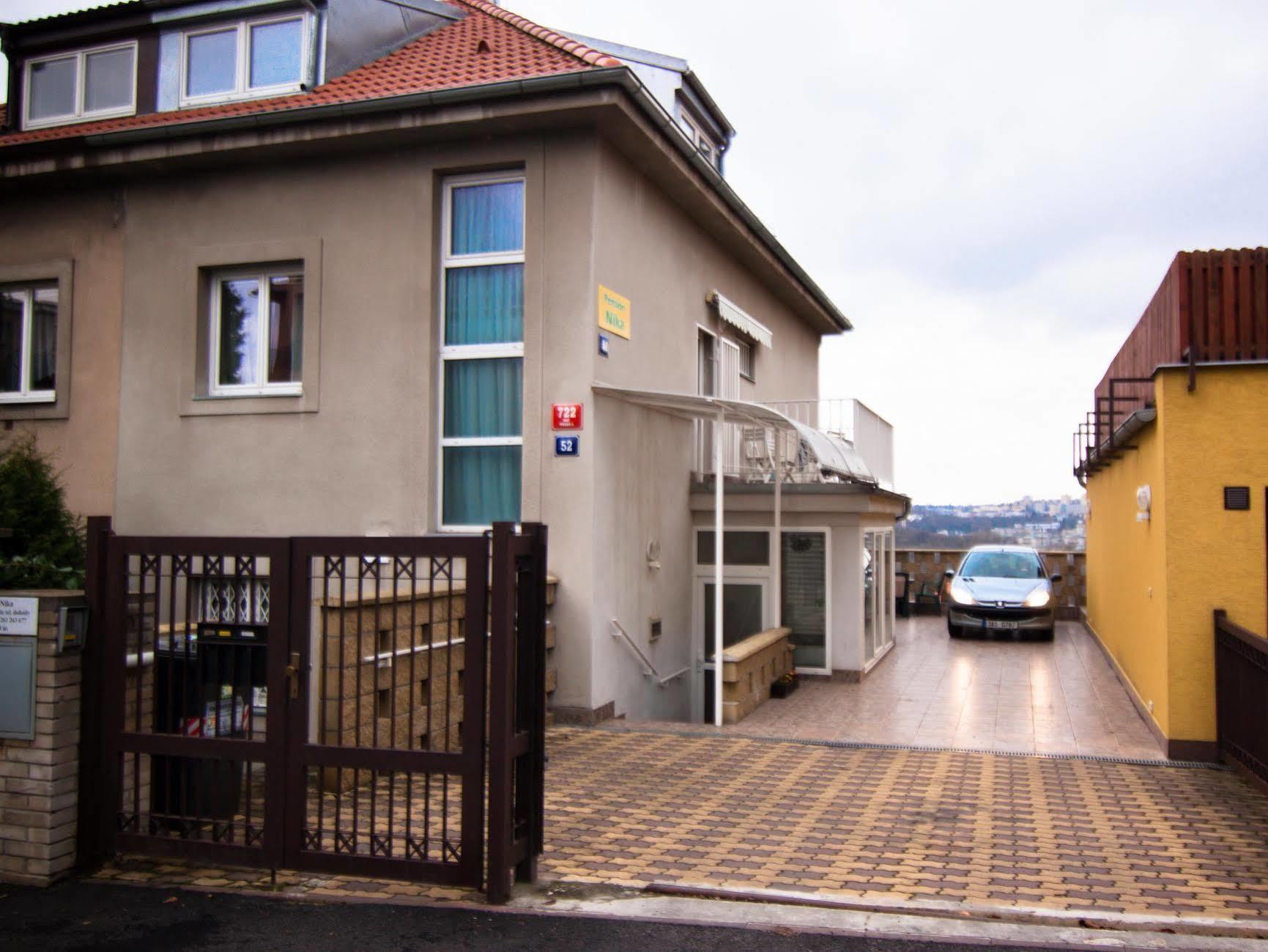 Pension Nika Praha Bagian luar foto