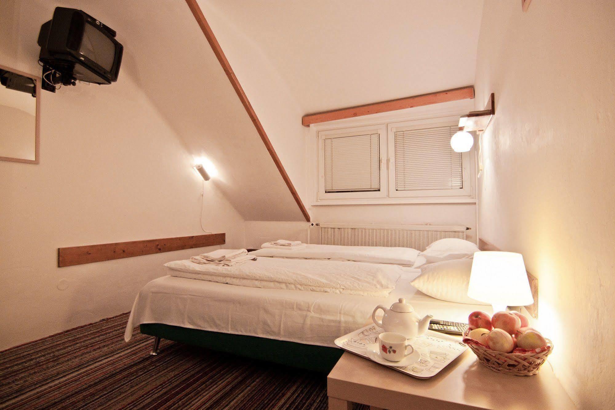 Pension Nika Praha Bagian luar foto