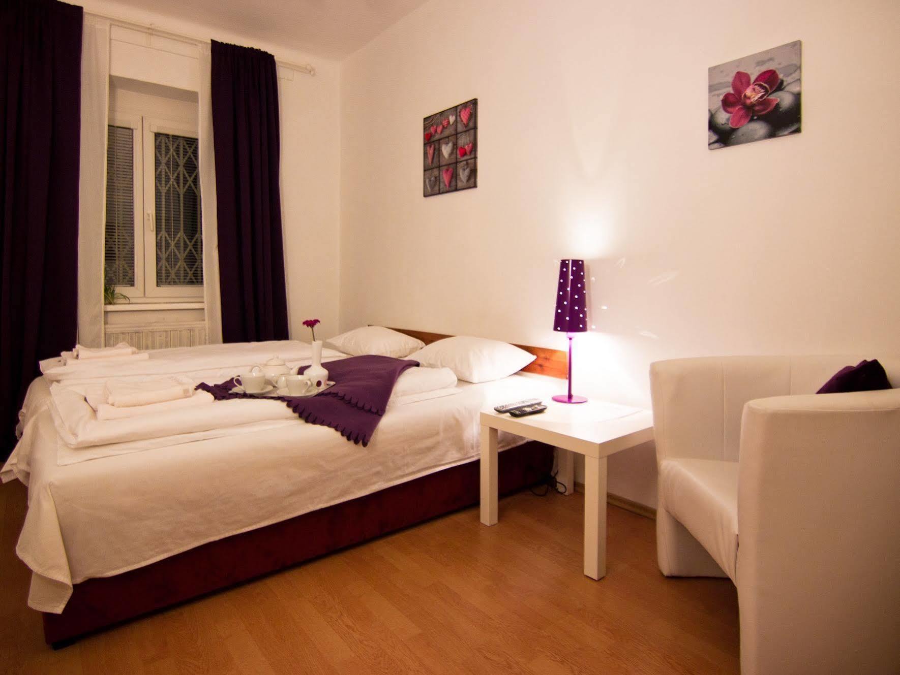 Pension Nika Praha Bagian luar foto